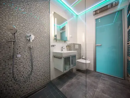 Charmantes Ferienhaus mit grünem Garten, Maison 22 personnes à Podstrana - Photo 7