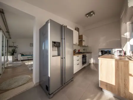 Charmantes Ferienhaus mit grünem Garten, Maison 22 personnes à Podstrana - Photo 15