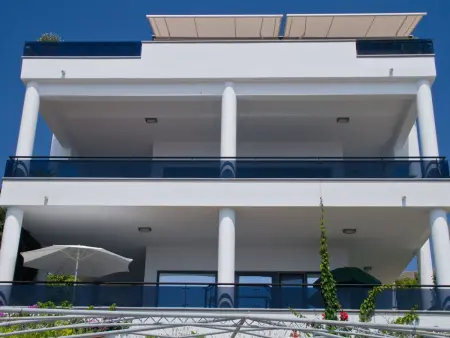 Charmantes Ferienhaus mit grünem Garten, Maison 22 personnes à Podstrana - Photo 20