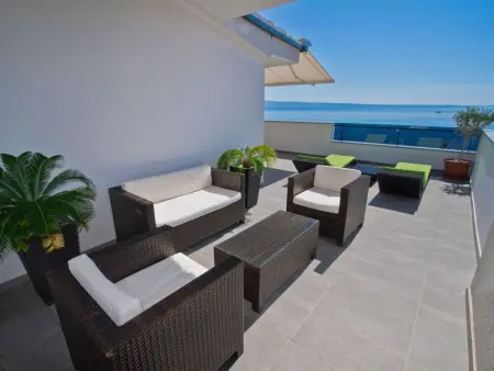 Charmantes Ferienhaus mit grünem Garten, Maison 22 personnes à Podstrana - Photo 23
