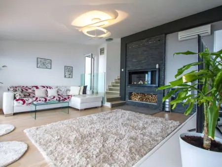 Charmantes Ferienhaus mit grünem Garten, Maison 22 personnes à Podstrana - Photo 28