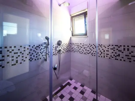 Charmantes Ferienhaus mit grünem Garten, Maison 22 personnes à Podstrana - Photo 41