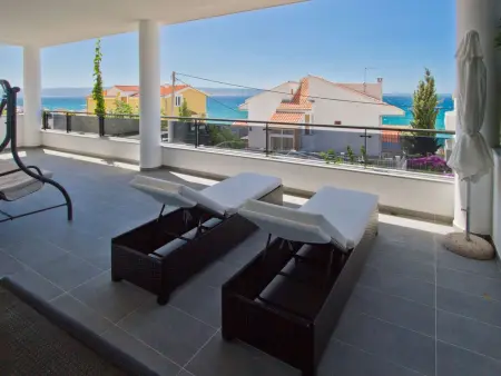 Charmantes Ferienhaus mit grünem Garten, Maison 22 personnes à Podstrana - Photo 42