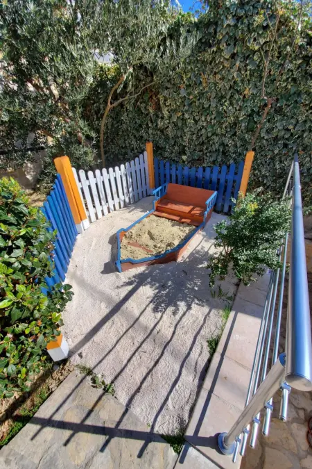 Haus in Stanići mit grünem Garten, Maison 8 personnes à Omiš - Photo 4