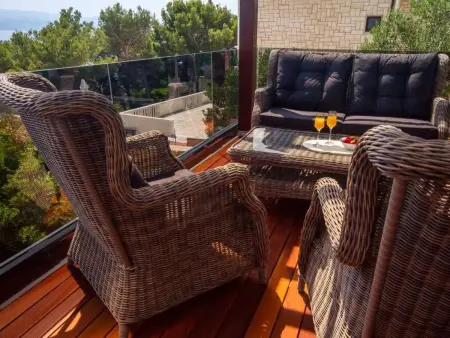 Haus in Stanići mit grünem Garten, Maison 8 personnes à Omiš - Photo 6