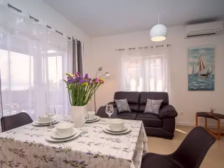 Haus in Stanići mit grünem Garten, Maison 8 personnes à Omiš - Photo 23