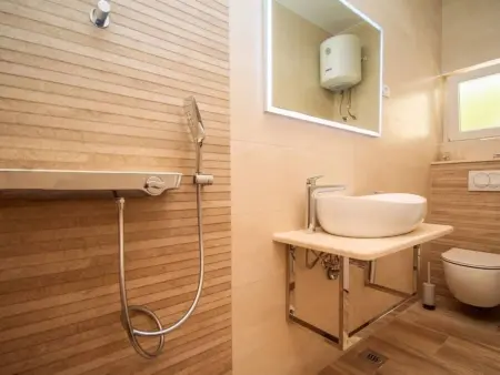 Haus in Stanići mit grünem Garten, Maison 8 personnes à Omiš - Photo 25