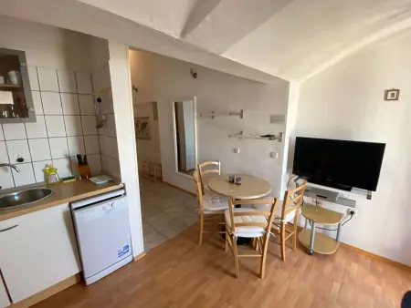 Gemütliche Ferienwohnung mit beheiztem Pool, Appartement 2 personnes à Baška Voda - Photo 11