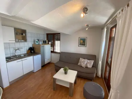 Schöne Ferienwohnung mit Meerblick, Appartement 3 personnes à Baška Voda - Photo 1