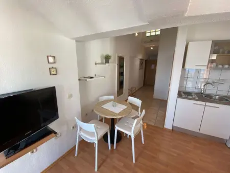 Schöne Ferienwohnung mit Meerblick, Appartement 3 personnes à Baška Voda - Photo 2