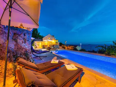 Astonoshing Villa Stone mit beheiztem Pool in Mlini - Photo 2