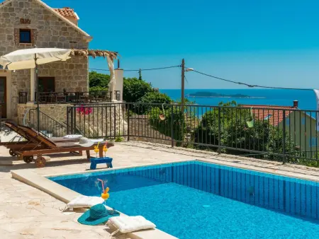 Astonoshing Villa Stone mit beheiztem Pool in Mlini - Photo 3