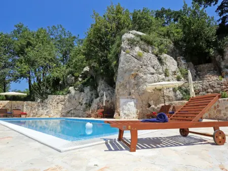 Astonoshing Villa Stone mit beheiztem Pool in Mlini - Photo 9