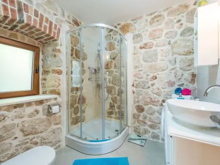 Astonoshing Villa Stone mit beheiztem Pool in Mlini - Photo 20