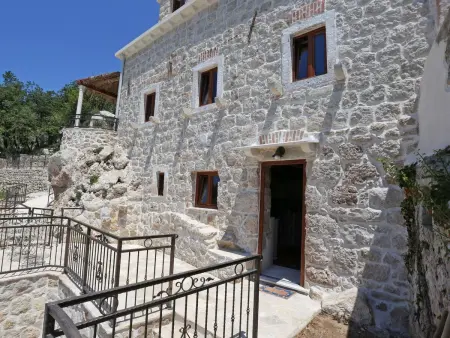 Astonoshing Villa Stone mit beheiztem Pool in Mlini - Photo 26