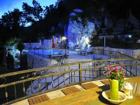 Astonoshing Villa Stone mit beheiztem Pool in Mlini - Photo 36