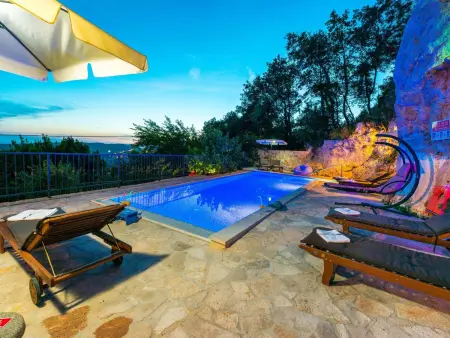 Astonoshing Villa Stone mit beheiztem Pool in Mlini - Photo 41