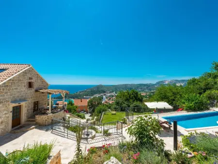Astonoshing Villa Stone mit beheiztem Pool in Mlini - Photo 46