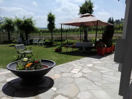 Haus  Badinot  mit privatem Garten und Grill, Maison 4 personnes à Diano d'Alba - Photo 2