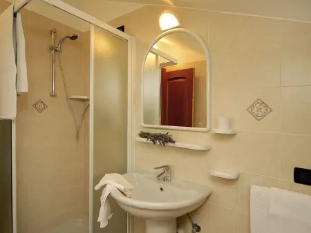 mit Whirlpool, Appartement 4 personnes à Pietra Ligure - Photo 18