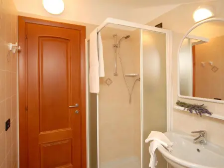 mit Wallbox, Appartement 2 personnes à Pietra Ligure - Photo 13