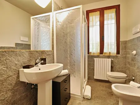 Villa 'Grazia' mit privatem Garten und Grill, Maison 9 personnes à Manerba - Photo 19