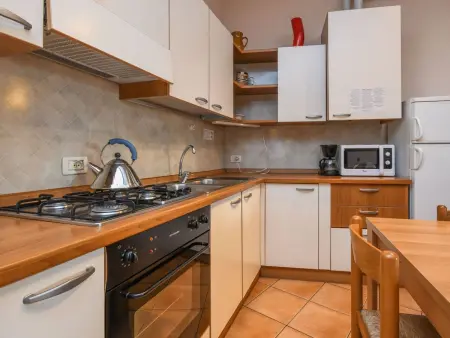 Wohnung mit Balkon, Garten und Seeblick, Appartement 6 personnes à Moniga del Garda - Photo 7