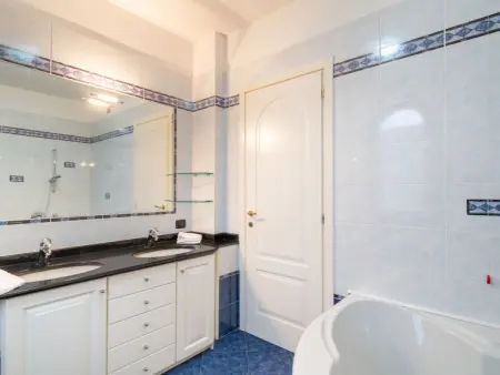 Villa Trabbia, Maison 6 personnes à Cisano sul Neva - Photo 10