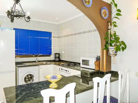 Maison Etxe Zuri, familiale avec terrasse arborée proche de la mer  - Photo 3