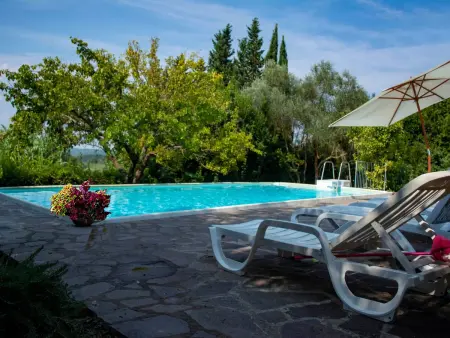 Rustikale Wohnung mit Swimmingpool in den Hügeln der Toskana - Photo 3