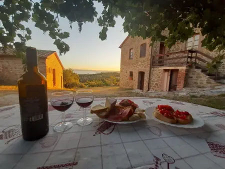 Renovierte Wohnung, Appartement 5 personnes à Passignano sul Trasimeno - Photo 2