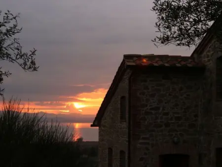 Renovierte Wohnung, Appartement 5 personnes à Passignano sul Trasimeno - Photo 25