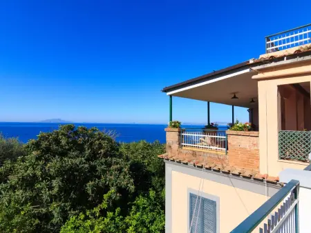 'Casa Fiorita' mit Wasserblick, Maison 8 personnes à Sorrento - Photo 1