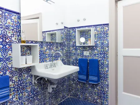 'Casa Fiorita' mit Wasserblick, Maison 8 personnes à Sorrento - Photo 16
