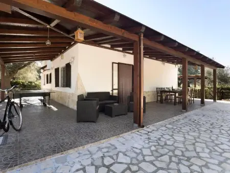 in Carovigno mit Privatem Pool, Maison 6 personnes à Carovigno - Photo 2
