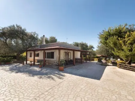 in Carovigno mit Privatem Pool, Maison 6 personnes à Carovigno - Photo 3
