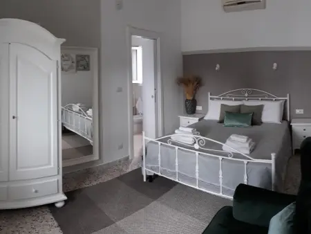 Rundes Steinhaus mit Whirlpool, Maison 9 personnes à San Vito Dei Normanni - Photo 1