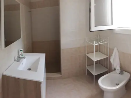 Rundes Steinhaus mit Whirlpool, Maison 9 personnes à San Vito Dei Normanni - Photo 2