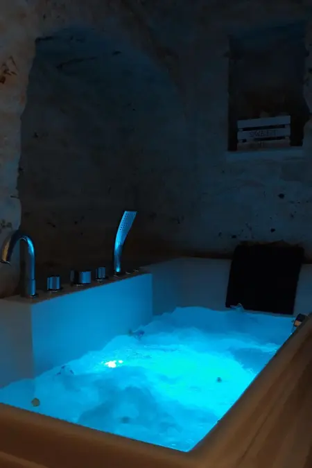 Rundes Steinhaus mit Whirlpool, Maison 9 personnes à San Vito Dei Normanni - Photo 4