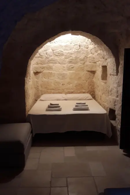 Rundes Steinhaus mit Whirlpool, Maison 9 personnes à San Vito Dei Normanni - Photo 5