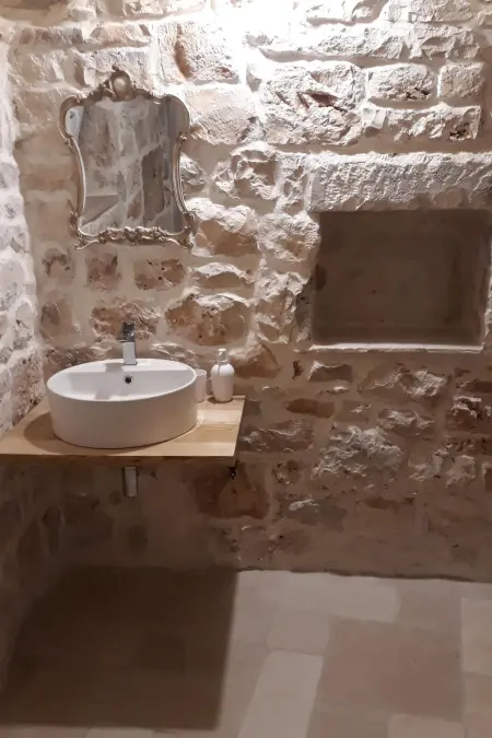 Rundes Steinhaus mit Whirlpool, Maison 9 personnes à San Vito Dei Normanni - Photo 6
