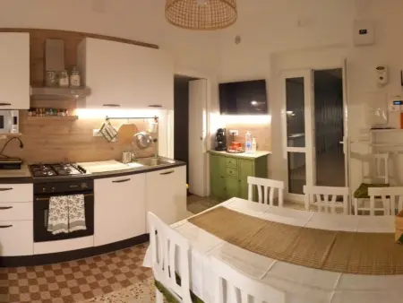 Rundes Steinhaus mit Whirlpool, Maison 9 personnes à San Vito Dei Normanni - Photo 9