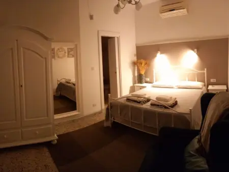 Rundes Steinhaus mit Whirlpool, Maison 9 personnes à San Vito Dei Normanni - Photo 11
