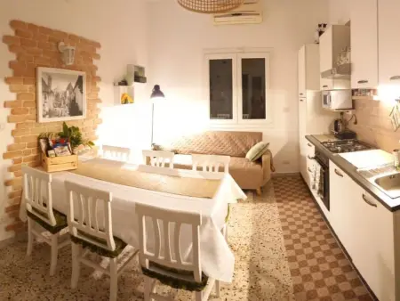Rundes Steinhaus mit Whirlpool, Maison 9 personnes à San Vito Dei Normanni - Photo 12