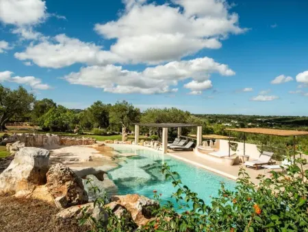 Schönes Steinhaus mit Pool und Panoramablick, Maison 14 personnes à Ostuni - Photo 2