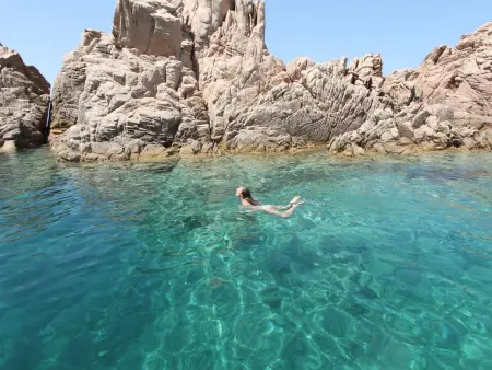 für 2 Personen und 4 Kinder in Costa Paradiso, Sardinien (Gallura) - Photo 56
