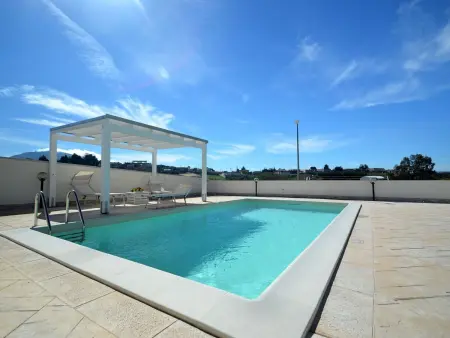 Chalet mit privatem Pool 8 Plätze klimatisiert Parkplatz bbq - Photo 4