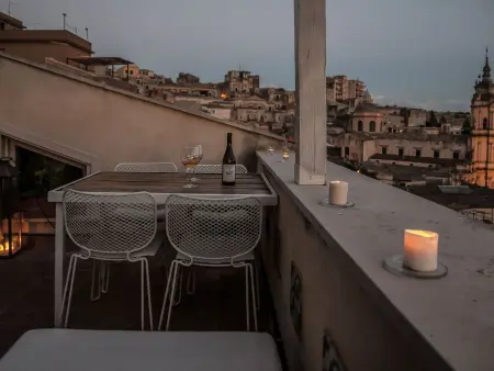 Eine Terrasse über Modica, Appartement 4 personnes à Modica - Photo 8