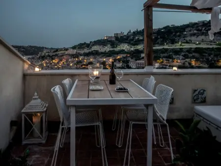 Eine Terrasse über Modica, Appartement 4 personnes à Modica - Photo 11