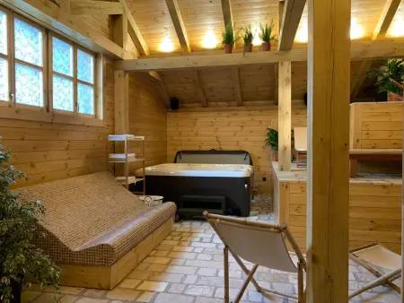 Die Ski-Suite hat ein Schlafzimmer und ein kleines Wohnzimmer ohne Küche. - Photo 22